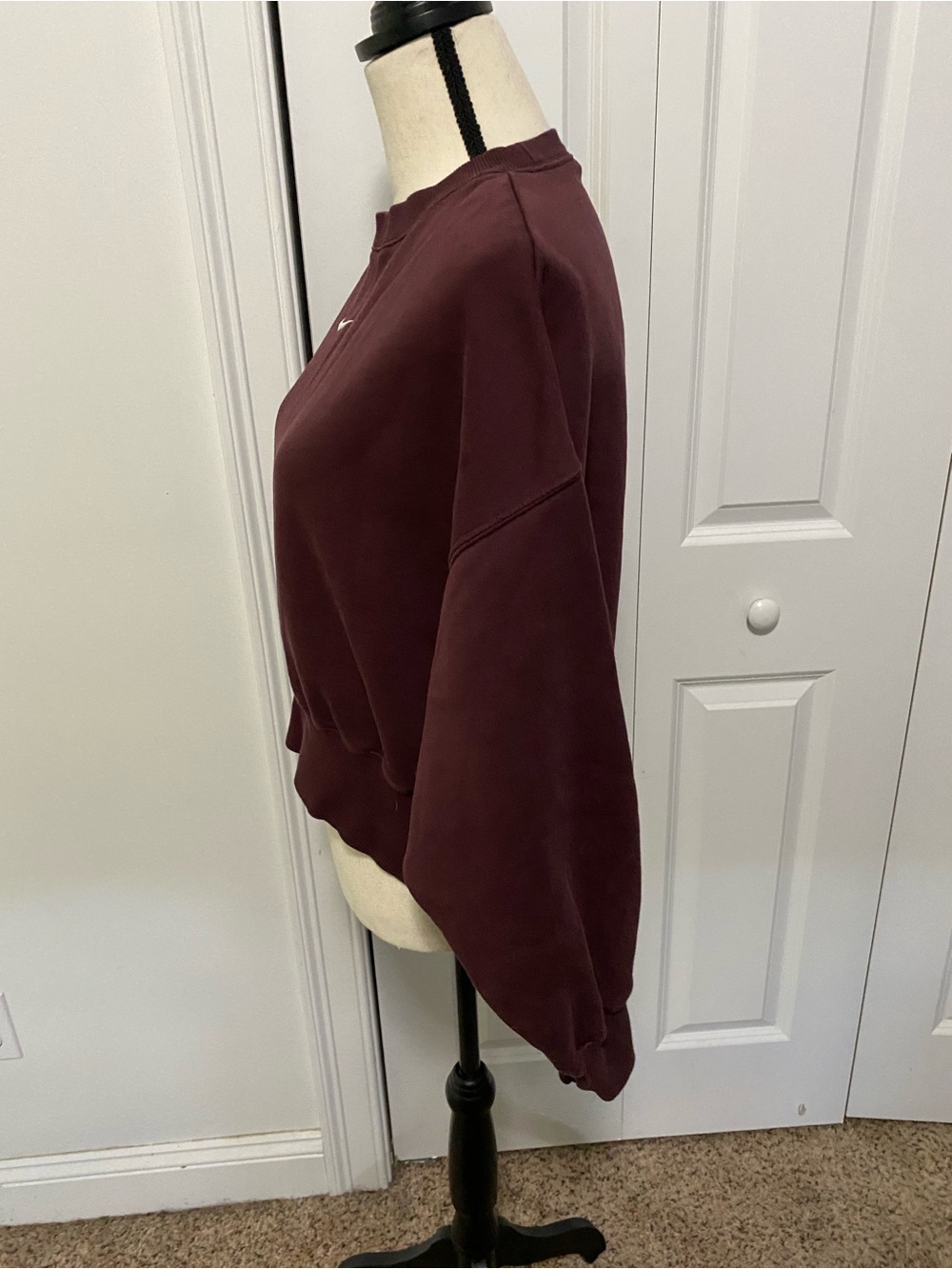 Nike Women's Dark Maroon Cropped Crew Sweatshirt - Picture 3 of 8